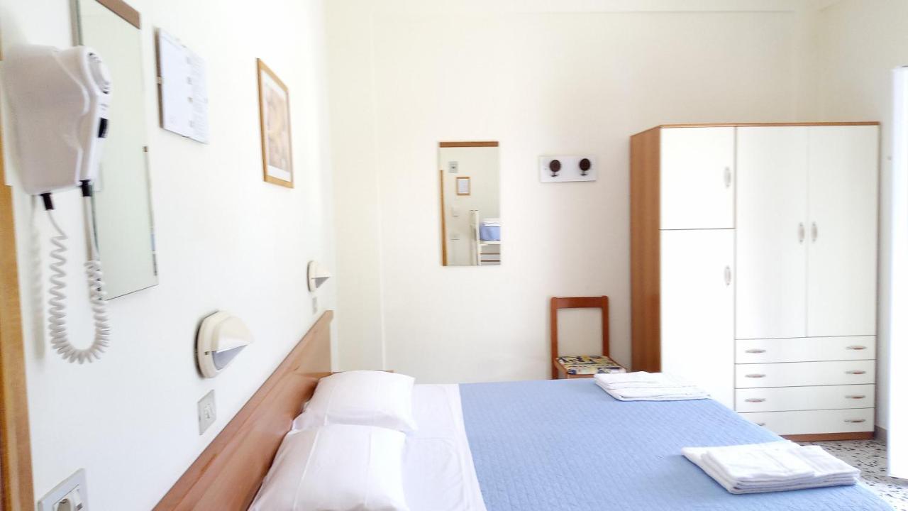 Hotel Tre Stelle Gabicce Mare Esterno foto