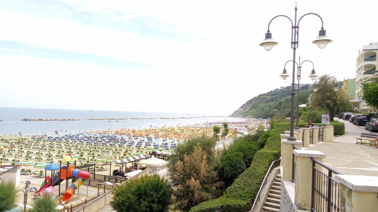 Hotel Tre Stelle Gabicce Mare Esterno foto